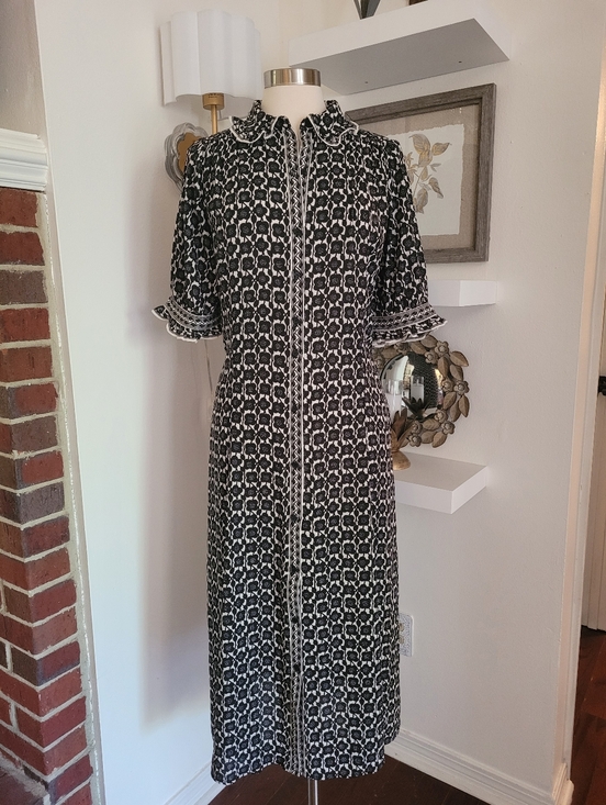 Max Studio Dresses & Skirts - Max Studio Black and White Geometric-Print Midi Dress